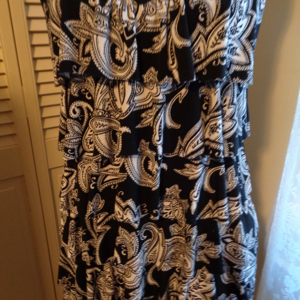 WHBM SLEEVELESS TIERED DRESS - Picture 3 of 5